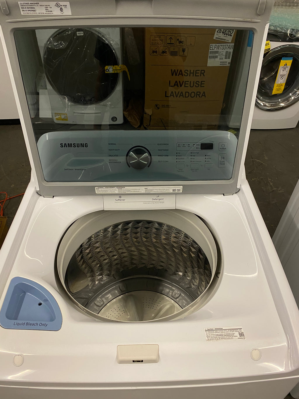 24 Front-Load 2.5 cu ft Washer, WMY10148C2