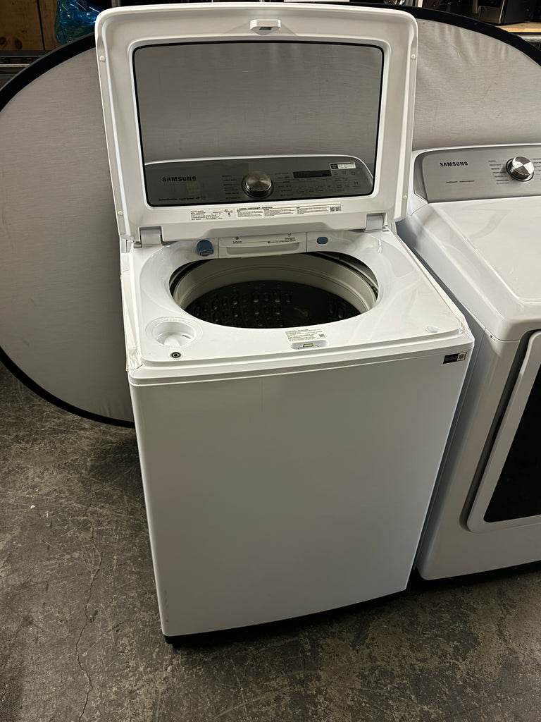 Samsung BESPOKE SAWADRGAW5400 Side-by-Side Washer WA50R5400AW & Dryer DVG50R5400W Set with Top Load Washer and Gas Dryer in White